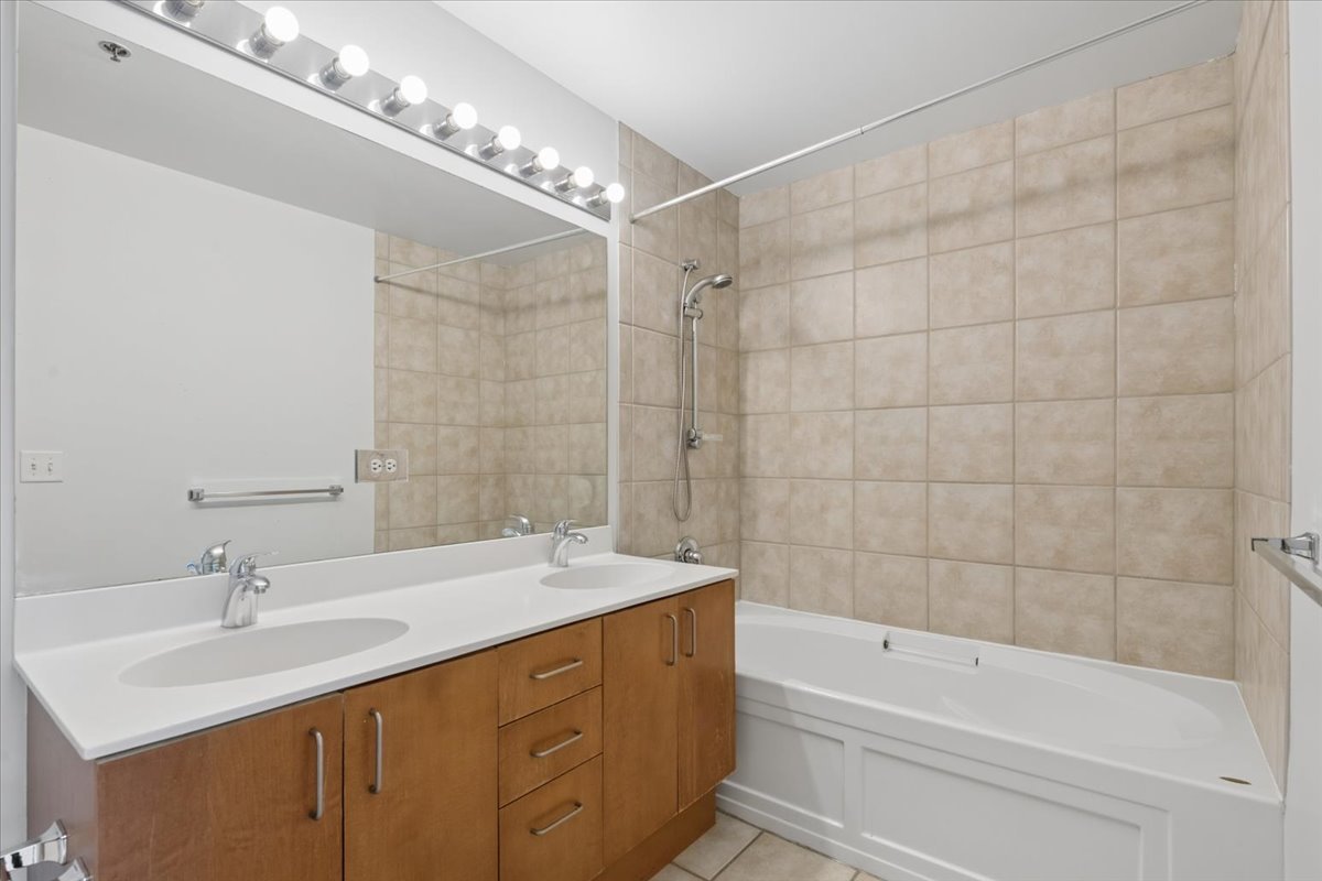 1620 S Michigan Avenue Unit: 606