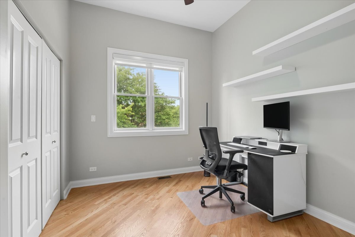 2047 N Mozart Street Unit: 3