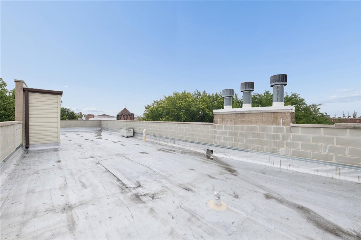 2047 N Mozart Street Unit: 3