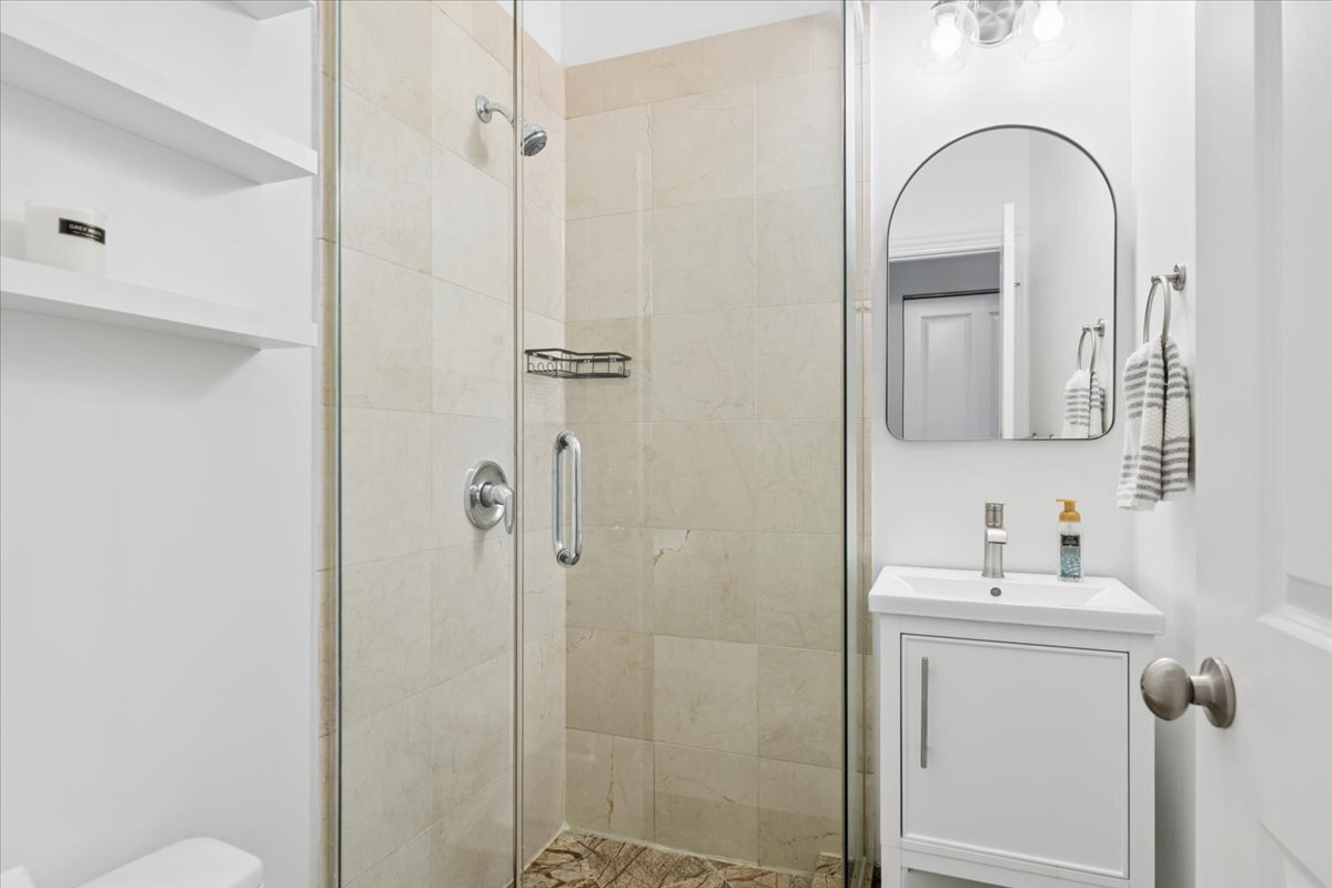 2047 N Mozart Street Unit: 3
