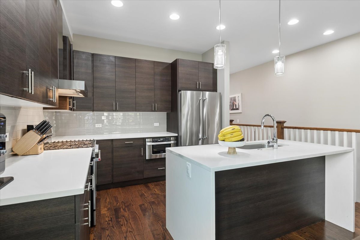 2133 N Campbell Avenue Unit: 1B