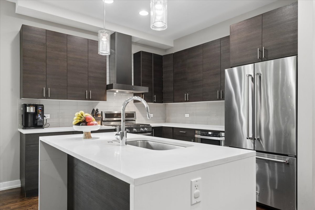 2133 N Campbell Avenue Unit: 1B