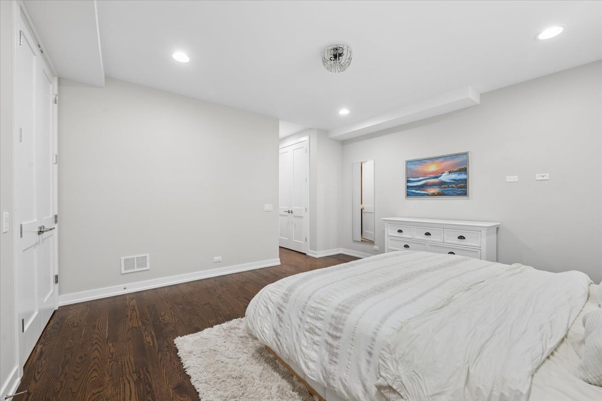 2133 N Campbell Avenue Unit: 1B