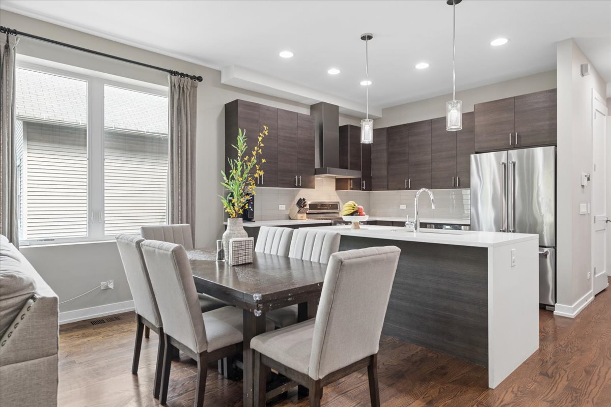 2133 N Campbell Avenue Unit: 1B