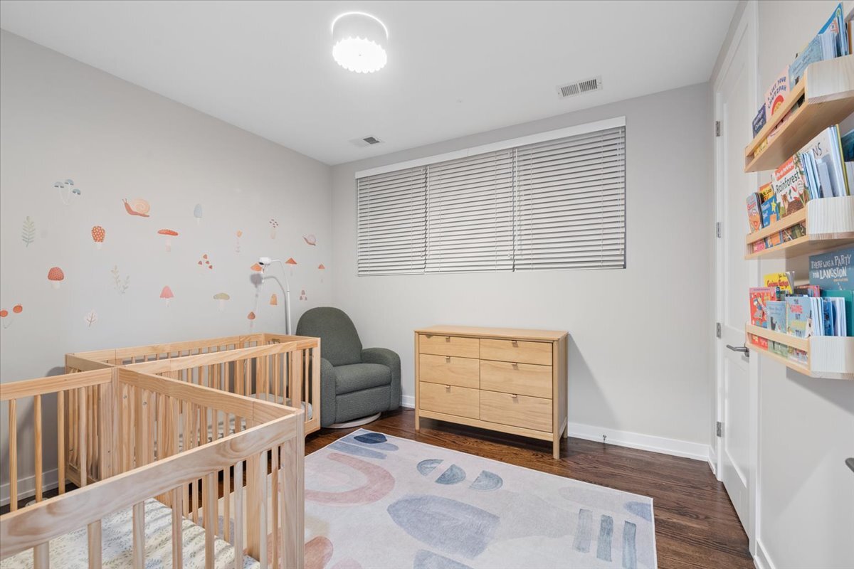 2133 N Campbell Avenue Unit: 1B
