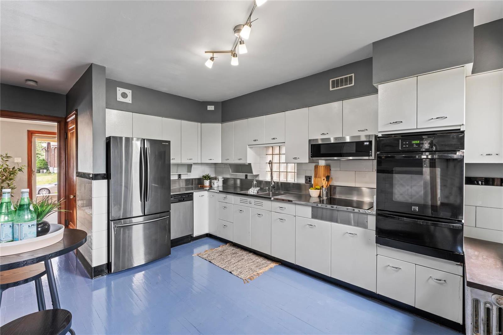 3862 French Court