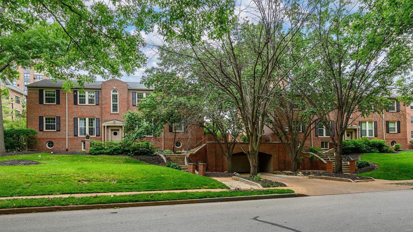 829 Westwood Drive Unit: 2E