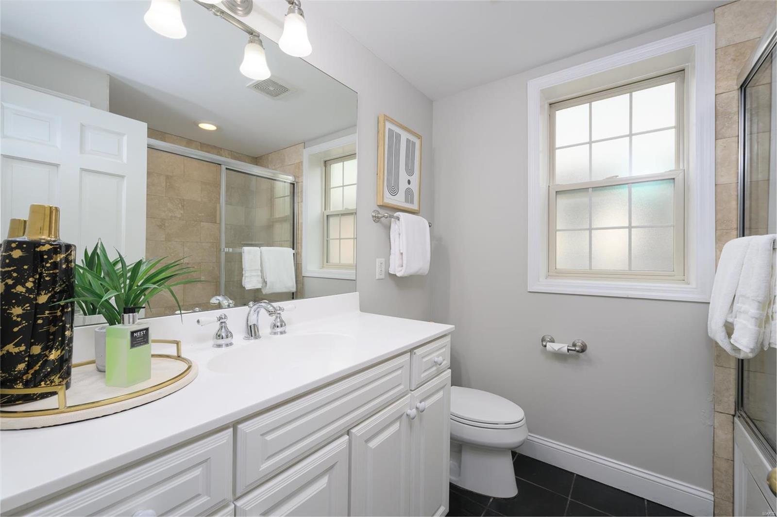 829 Westwood Drive Unit: 2E
