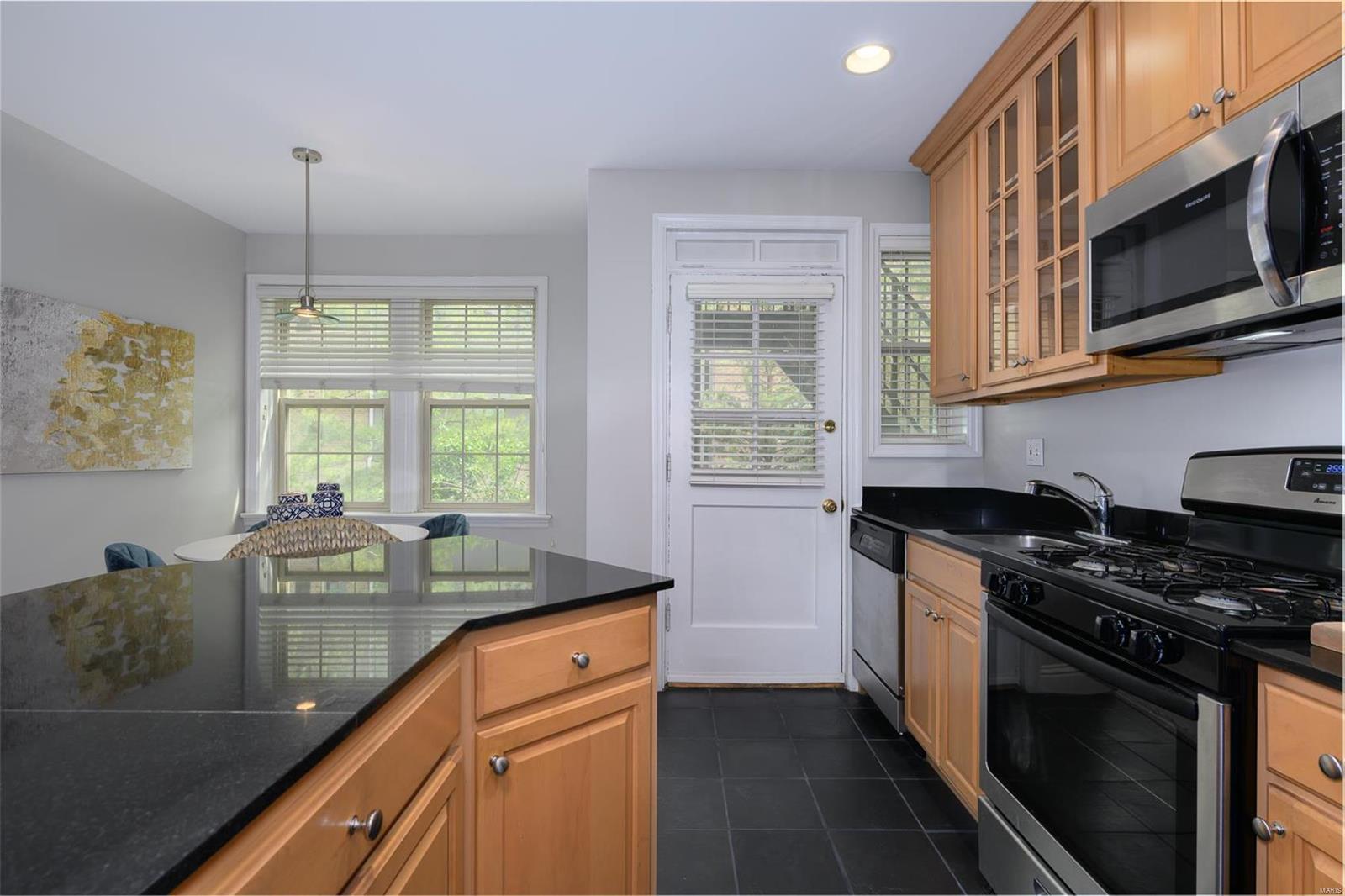 829 Westwood Drive Unit: 2E