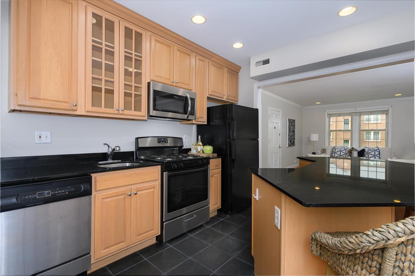 829 Westwood Drive Unit: 2E
