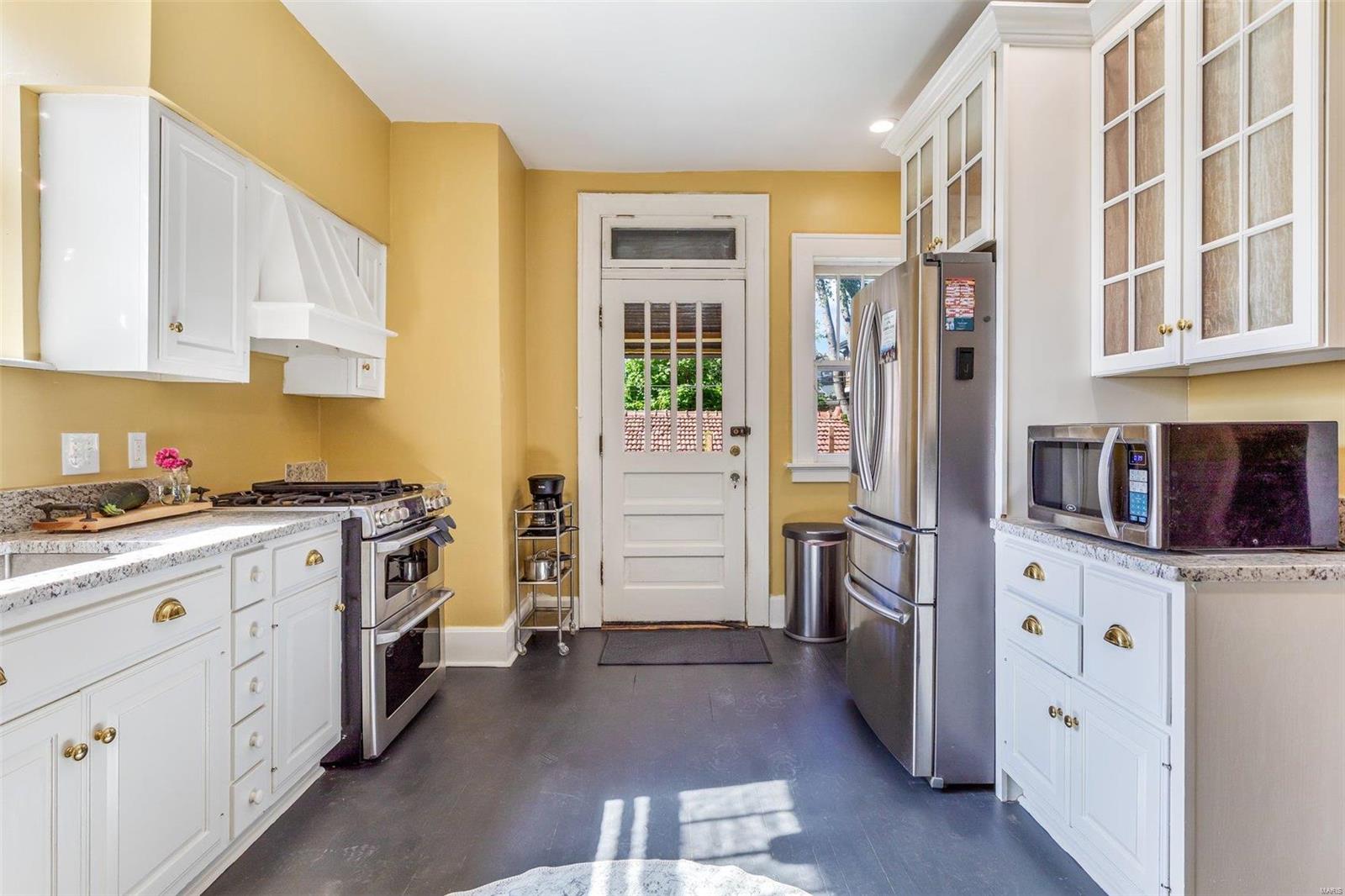 4649 Magnolia Avenue