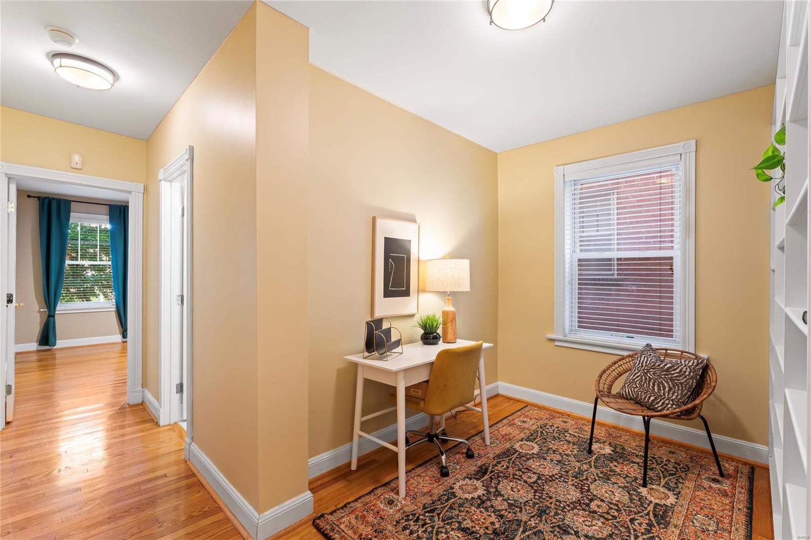 6330 Southwood Avenue Unit: 1E