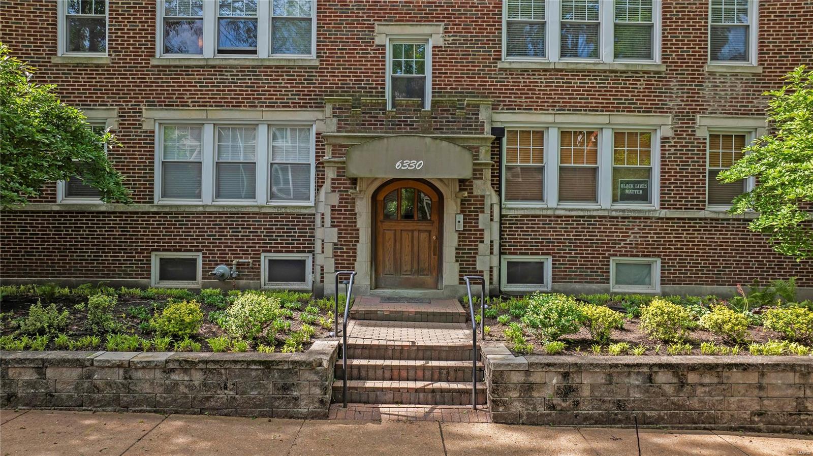 6330 Southwood Avenue Unit: 1E