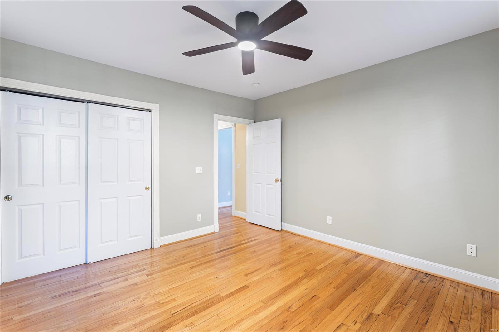 6330 Southwood Avenue Unit: 1E