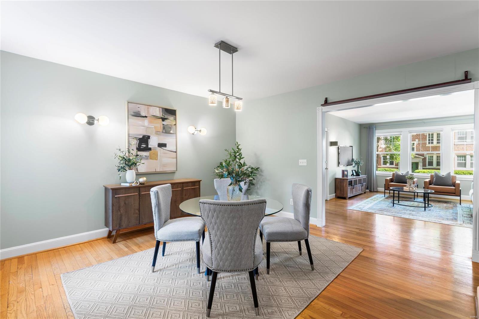 6330 Southwood Avenue Unit: 1E