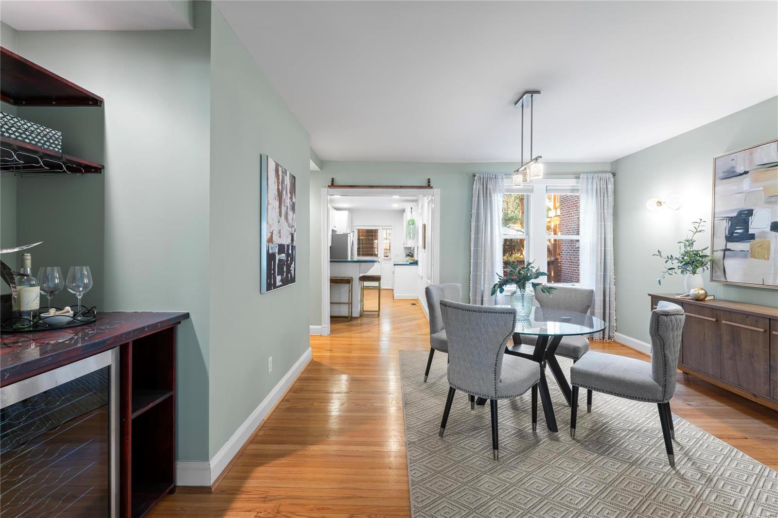 6330 Southwood Avenue Unit: 1E