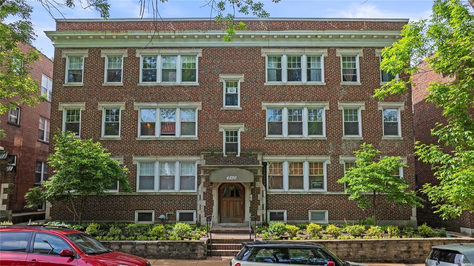 6330 Southwood Avenue Unit: 1E