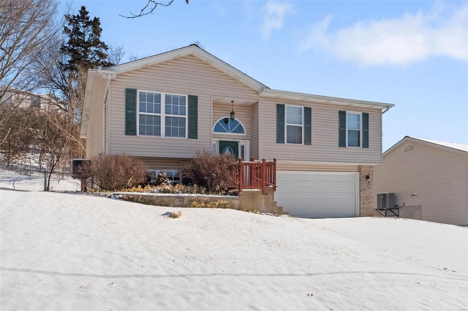 1707 Hilltop Lane