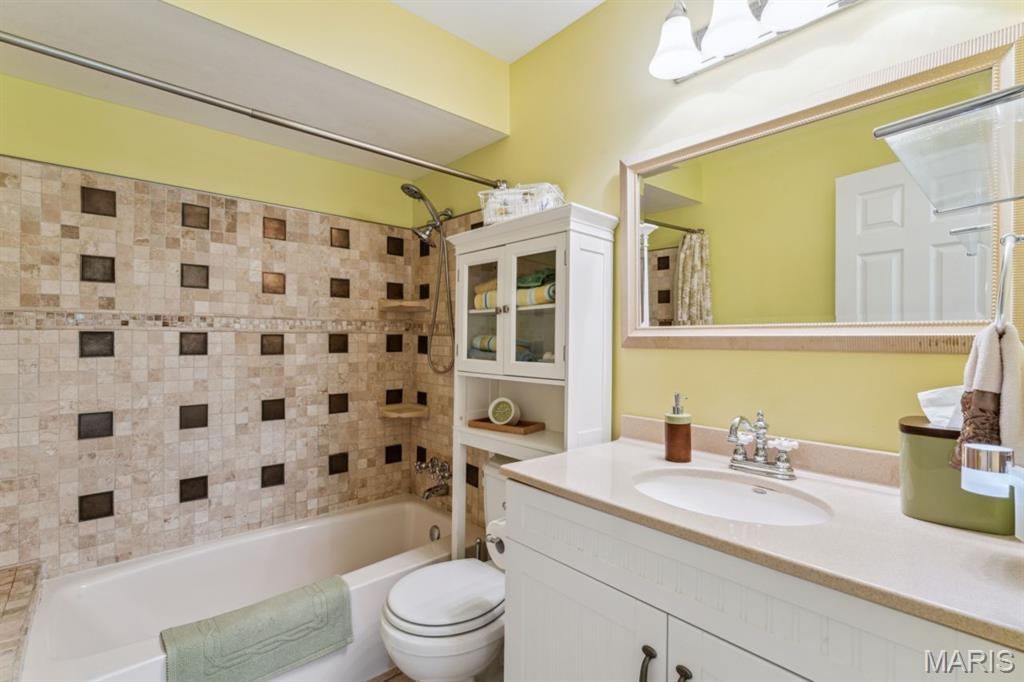 278 Oakleigh Woods Drive