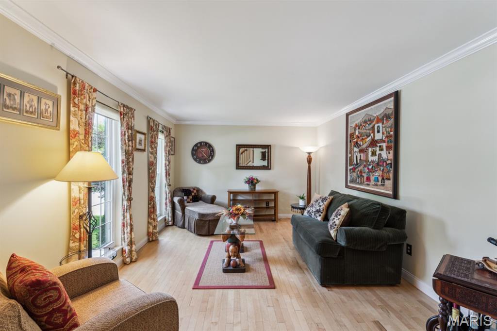 278 Oakleigh Woods Drive