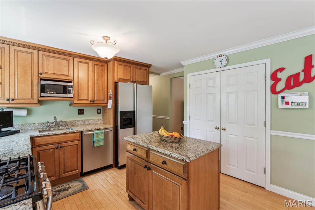 278 Oakleigh Woods Drive