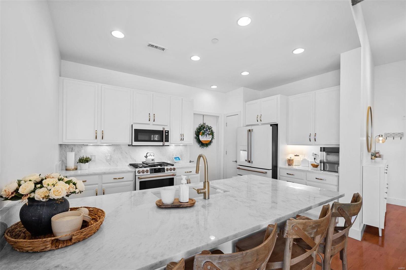 630 Emerson Road Unit: 402