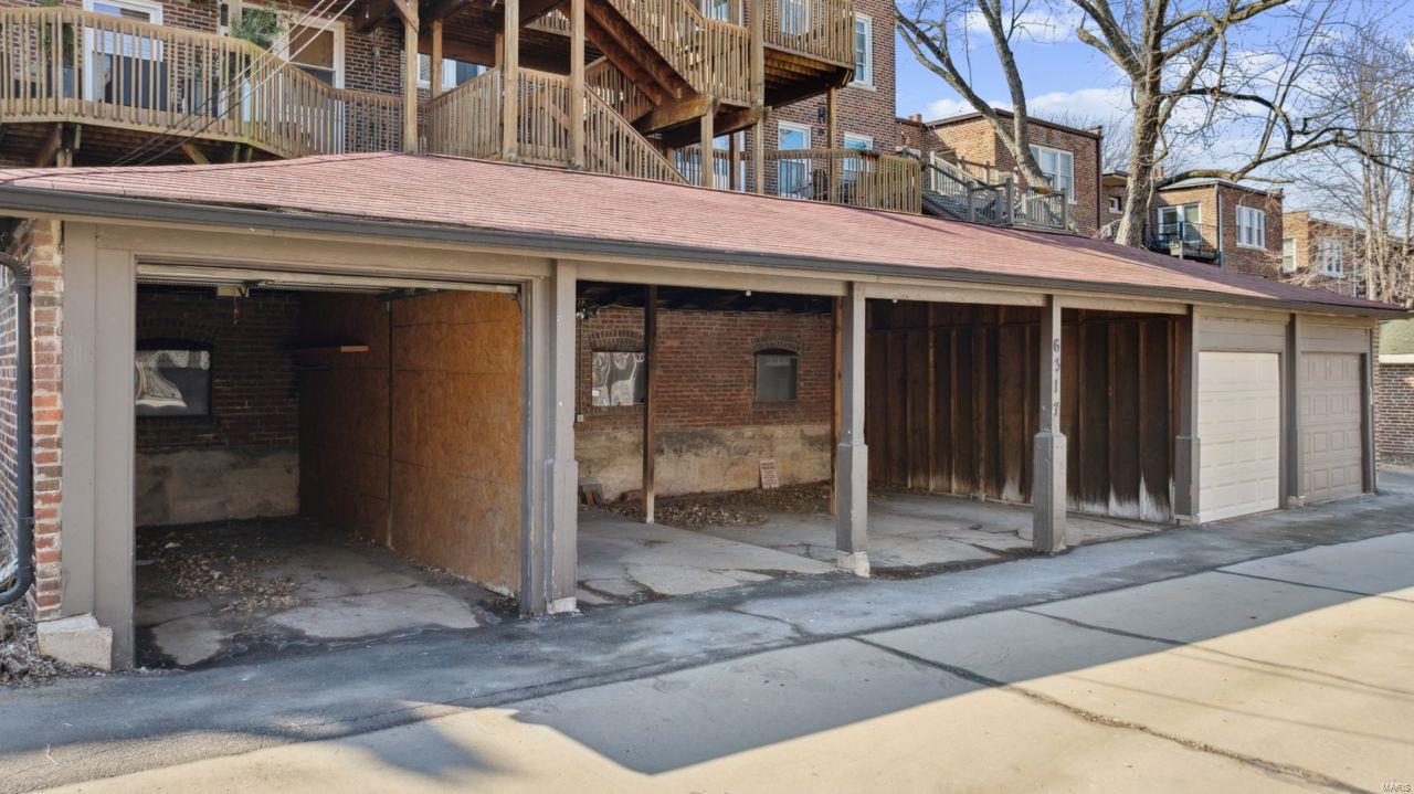 6317 Southwood Avenue Unit: 2W