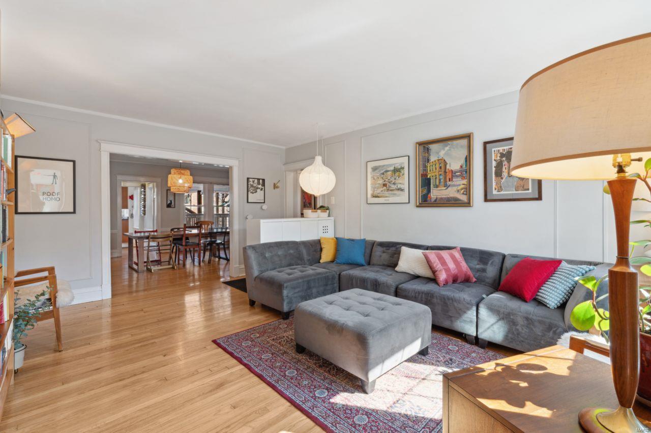 6317 Southwood Avenue Unit: 2W