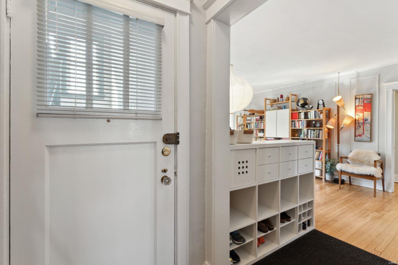 6317 Southwood Avenue Unit: 2W