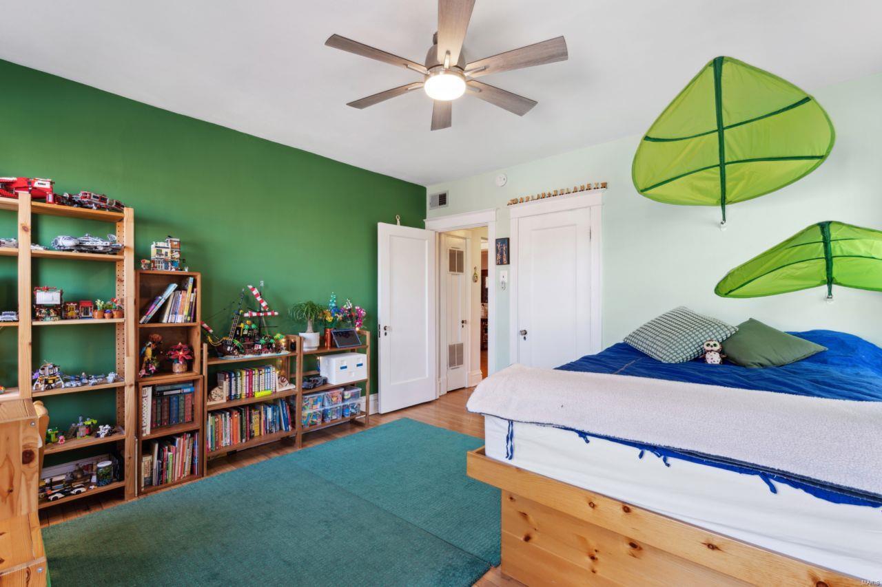 6317 Southwood Avenue Unit: 2W
