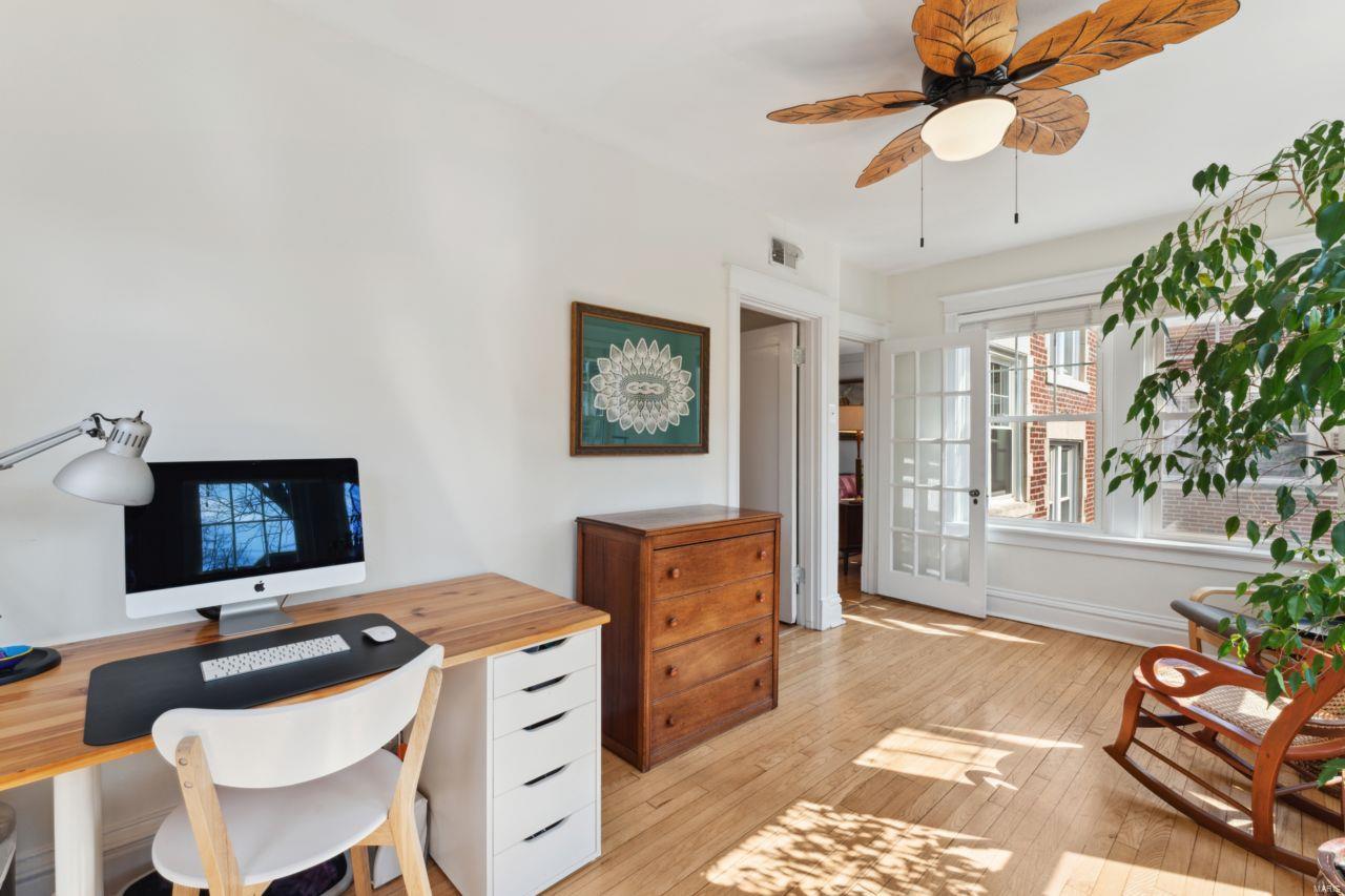 6317 Southwood Avenue Unit: 2W