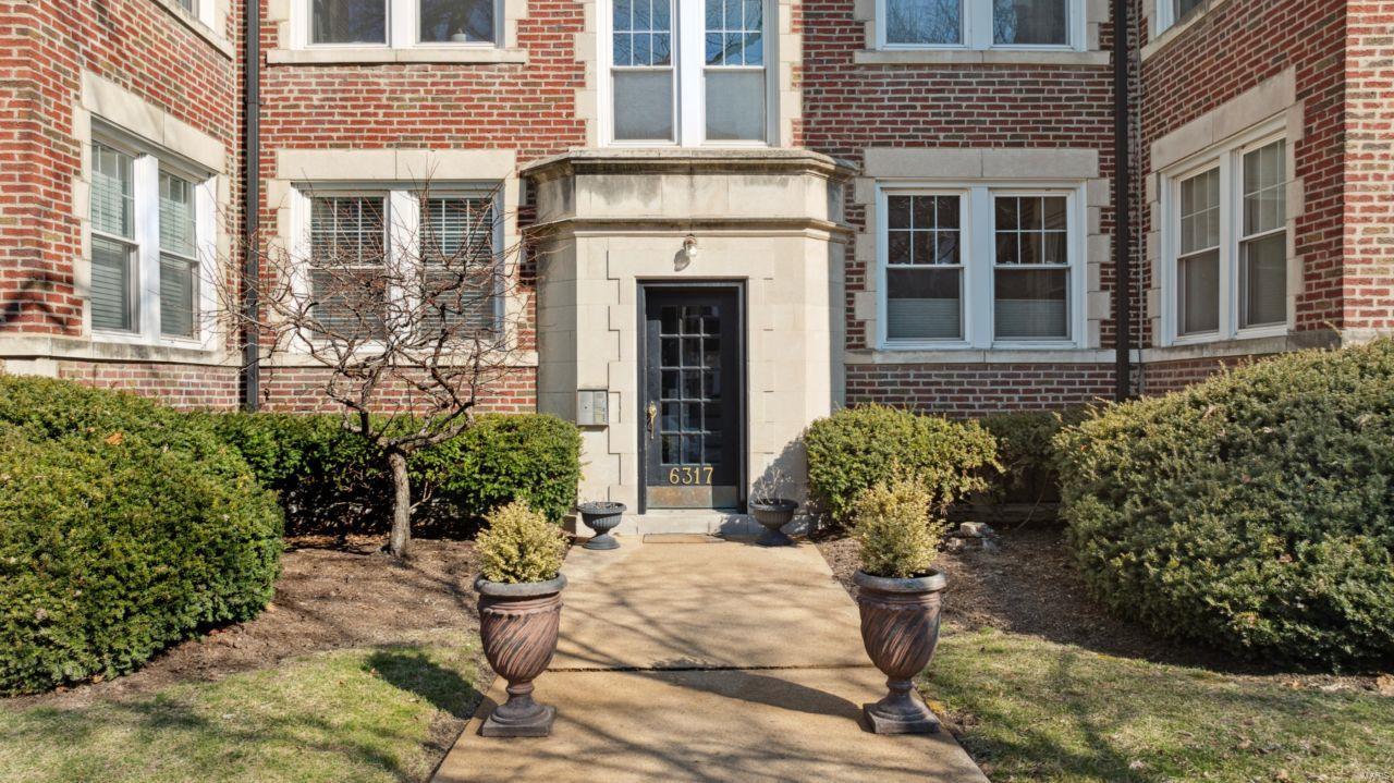 6317 Southwood Avenue Unit: 2W