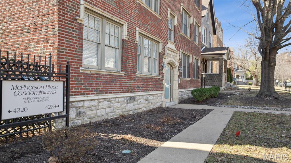 4228 Mcpherson Avenue Unit: 112