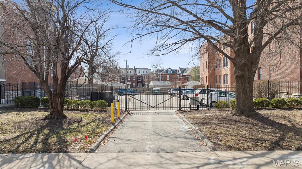 4228 Mcpherson Avenue Unit: 112