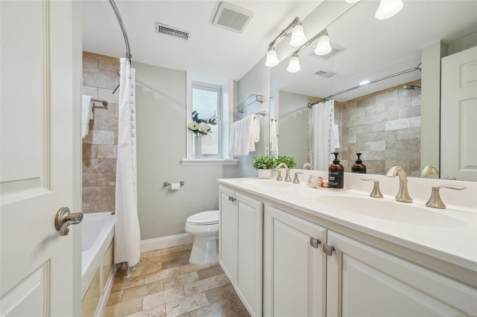823 Westwood Drive Unit: 1S