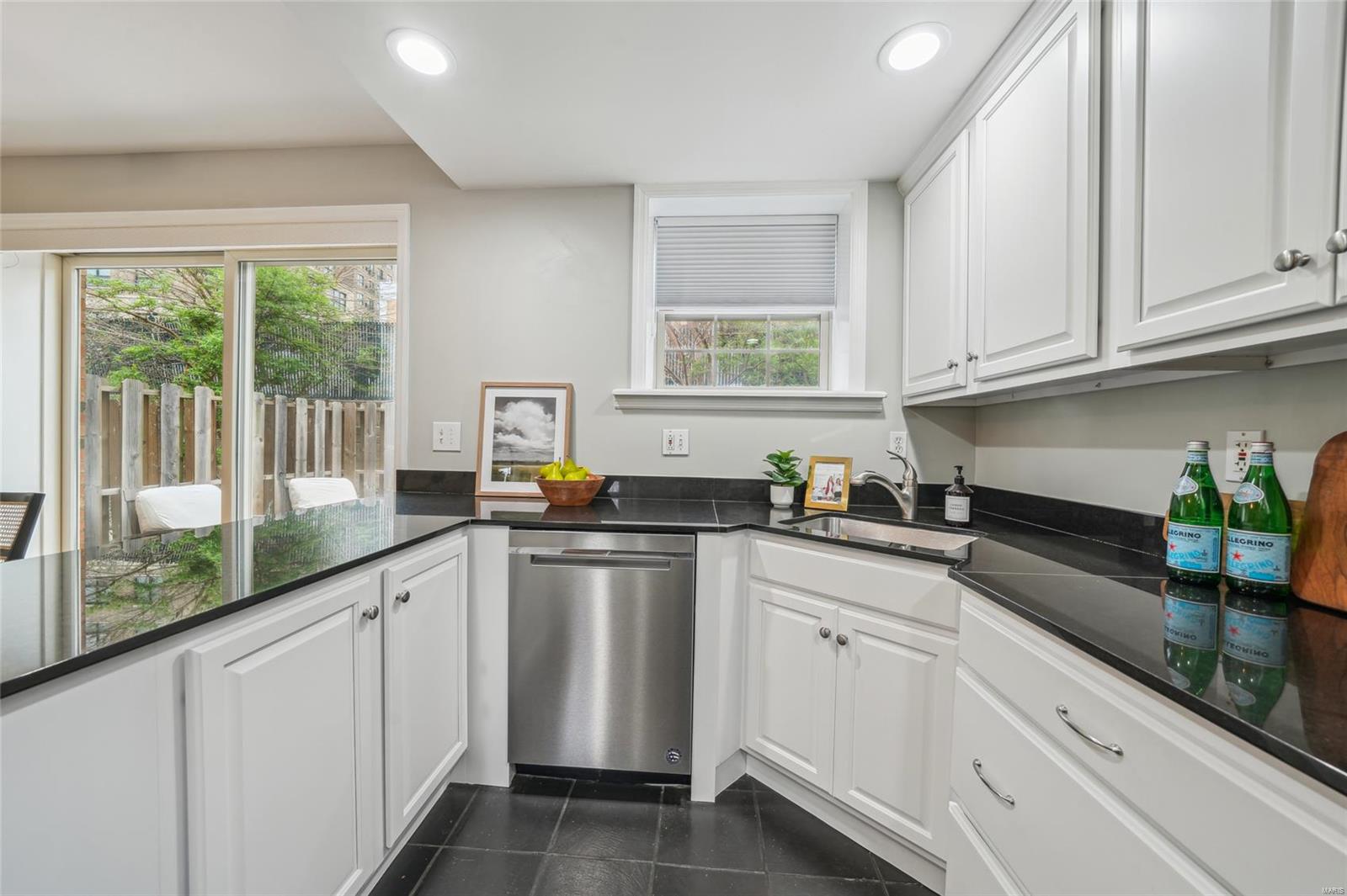 823 Westwood Drive Unit: 1S