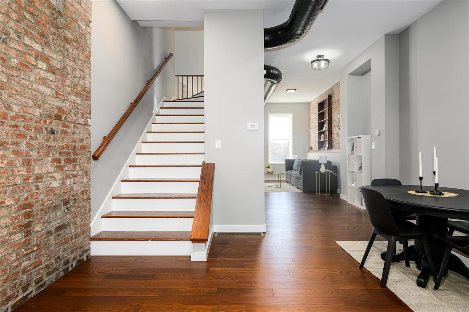 1319 S Boyle Avenue