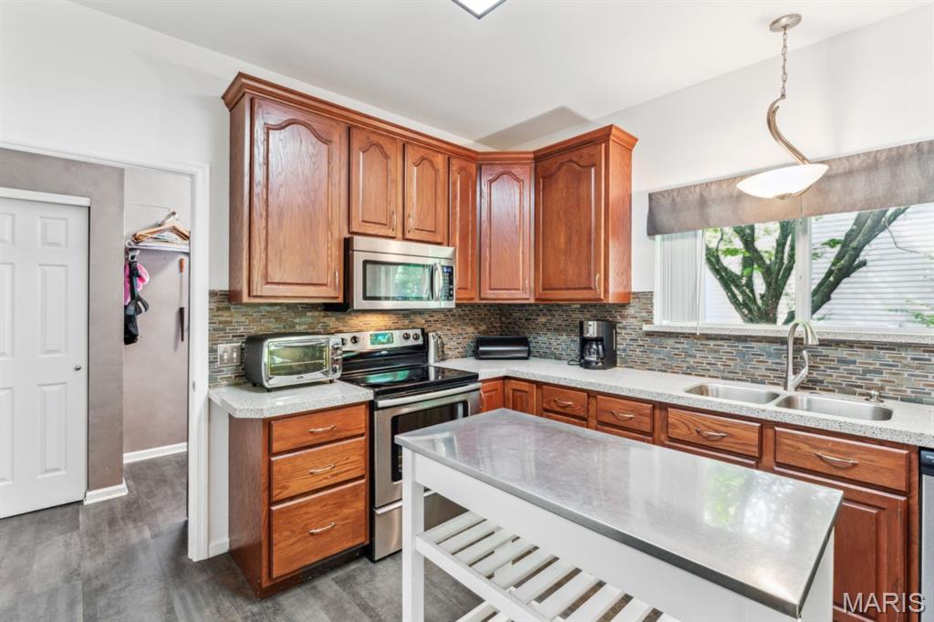 3337 Cottonwood Drive
