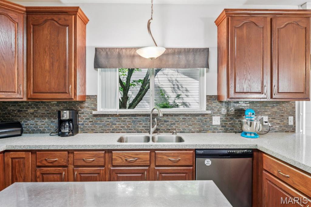 3337 Cottonwood Drive