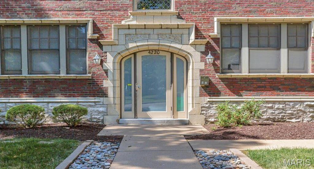 4220 McPherson Unit: 101