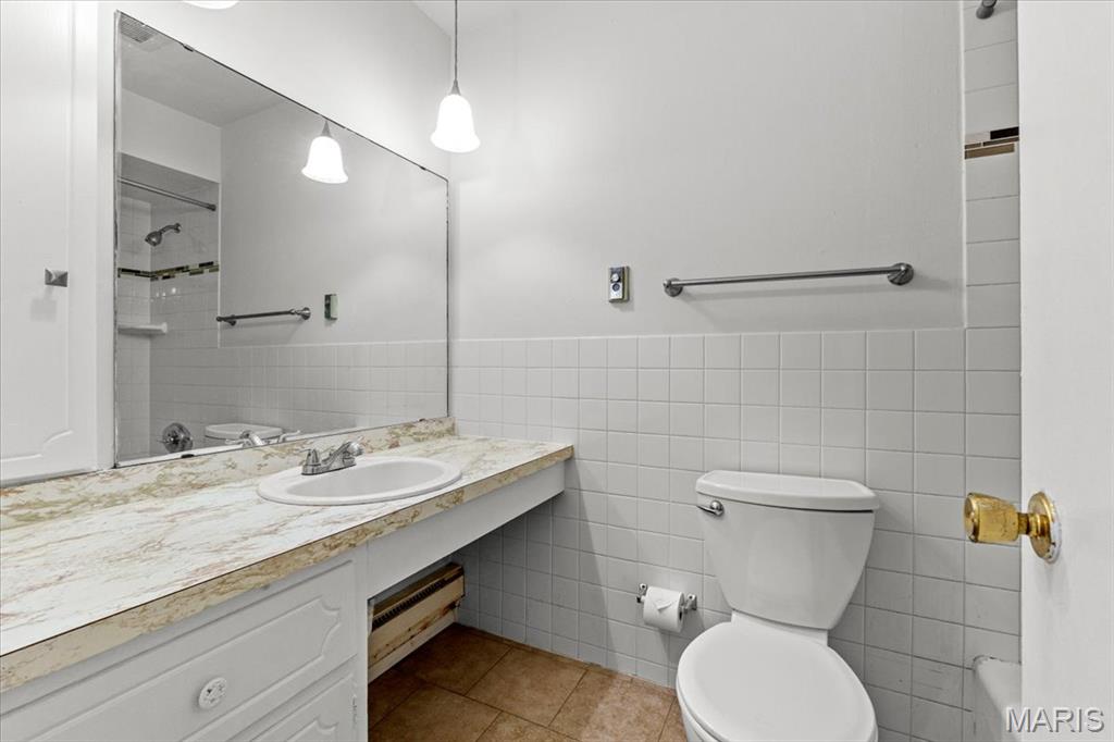 1745 Herault Place Unit: F