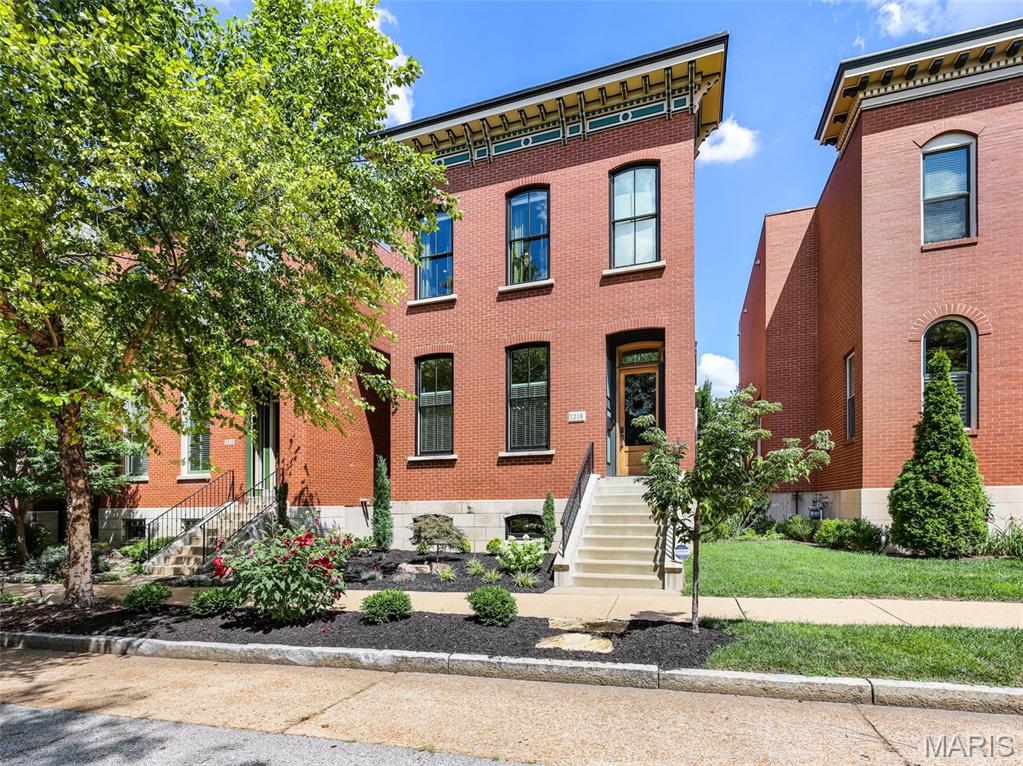 1218 Dolman Street