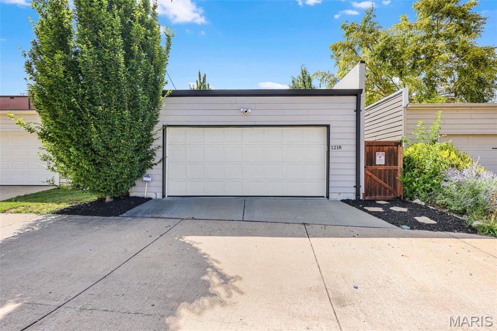 1218 Dolman Street