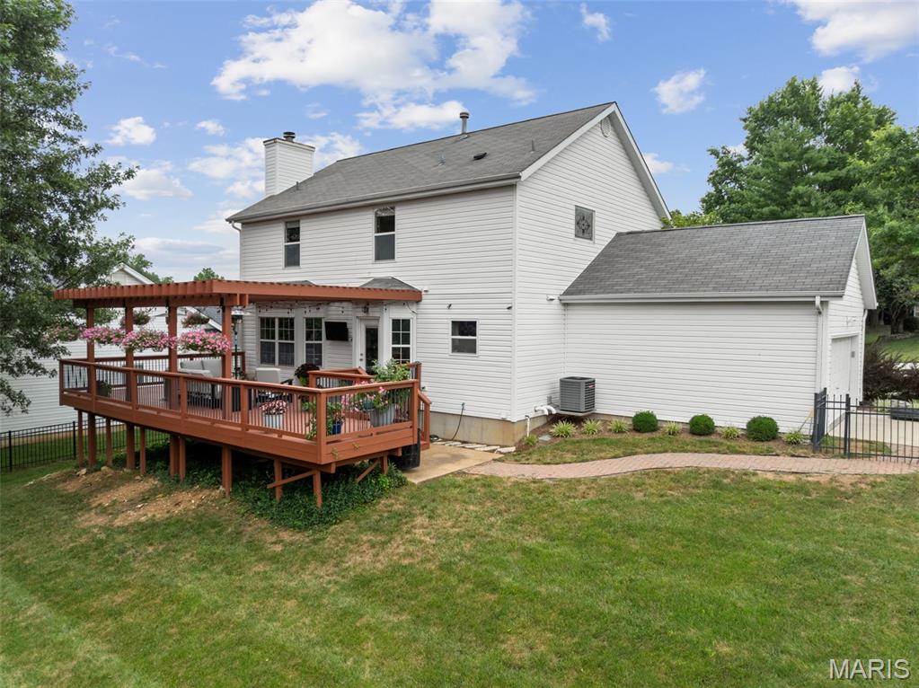 415 Lynwood Forest Drive