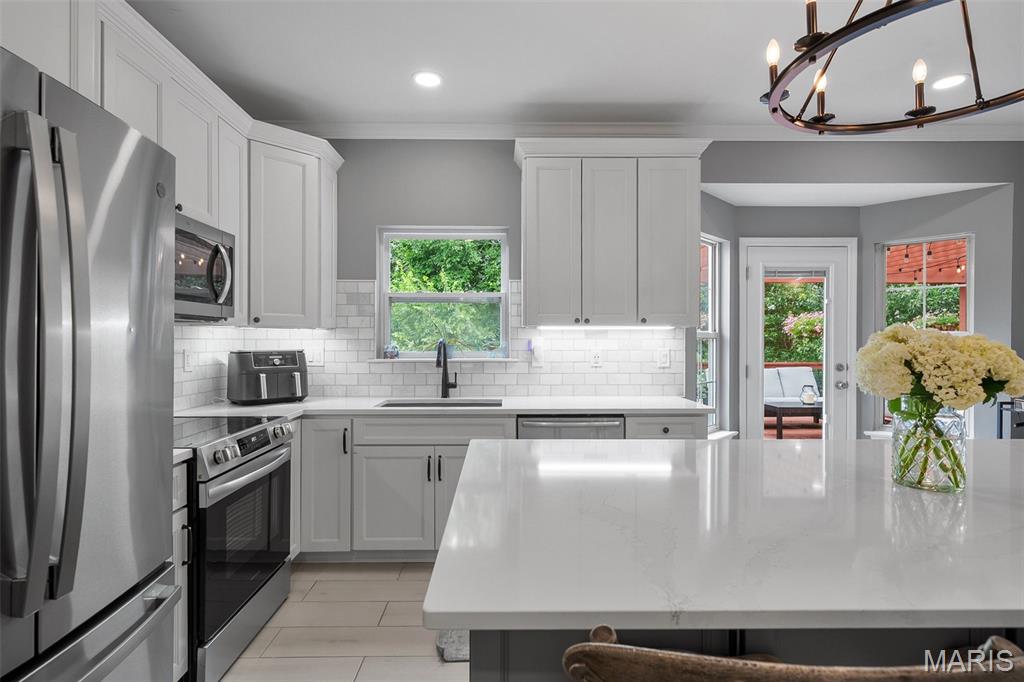 415 Lynwood Forest Drive