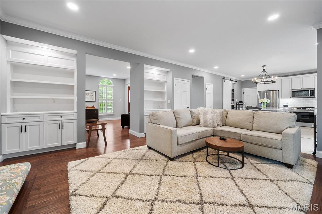 415 Lynwood Forest Drive