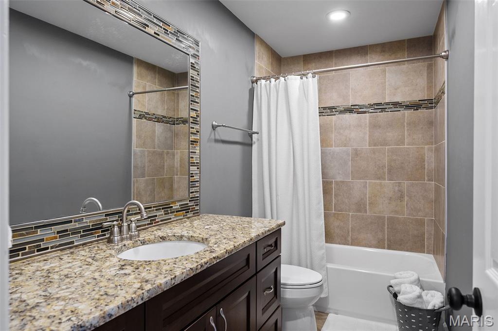 415 Lynwood Forest Drive