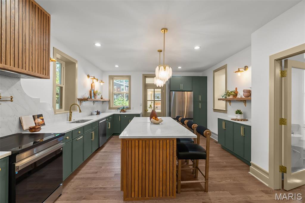 4038 Botanical Avenue