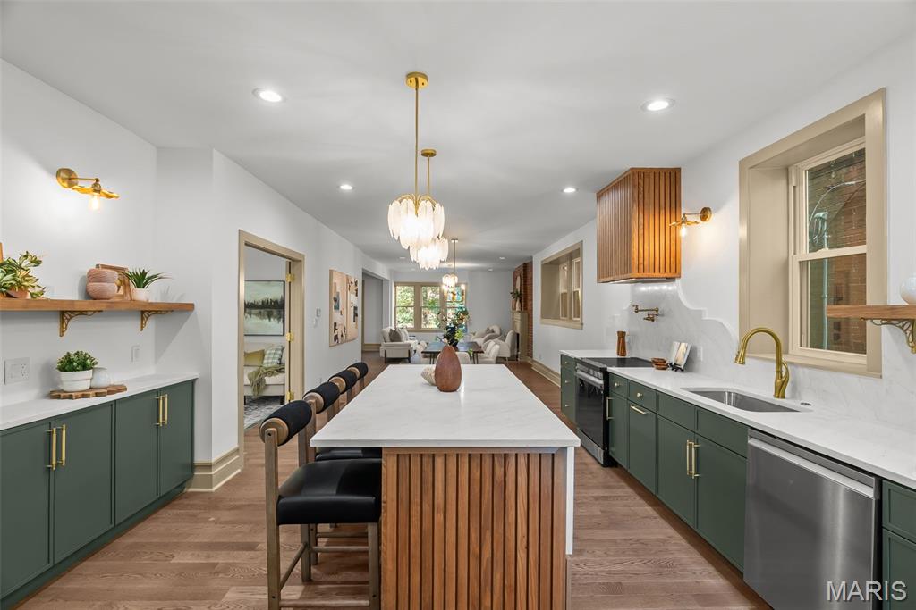 4038 Botanical Avenue