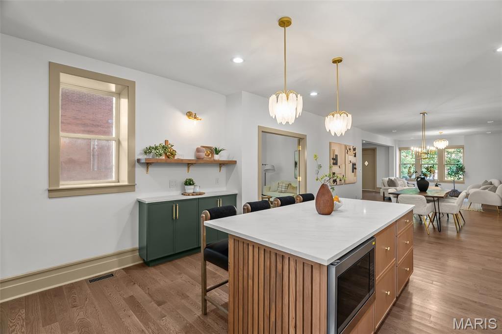 4038 Botanical Avenue